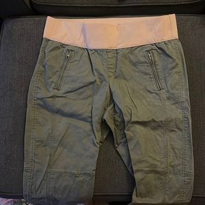 Gap maternity khakis